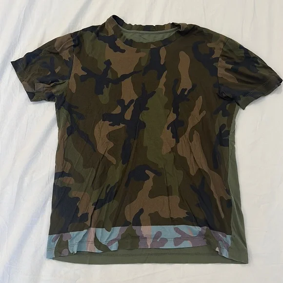 T-shirt Homme Valentino Imprimé Camouflage (camo) - Taille L - Neuf Avec étiquettes - Italie